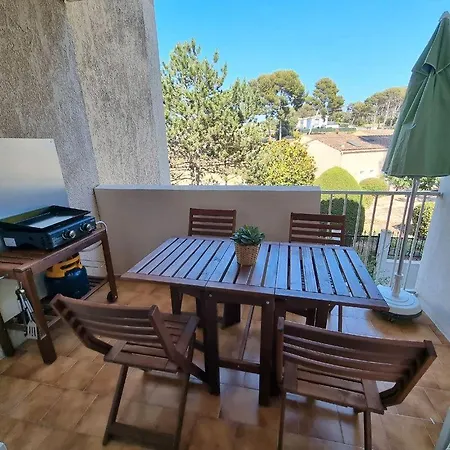Les Pins De La Apartment