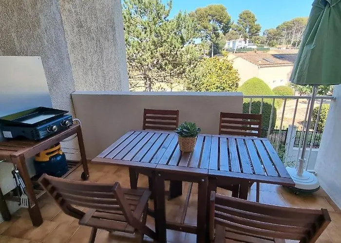Les Pins De La شقة
